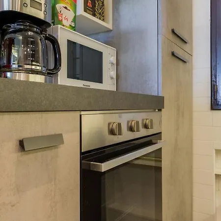 Tennis / Pool / Barbecue *