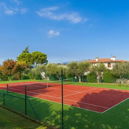 Tennis / Pool / Barbecue Feriehus