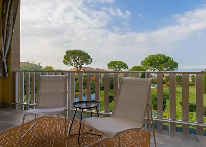 בית נופש Tennis / Pool / Barbecue